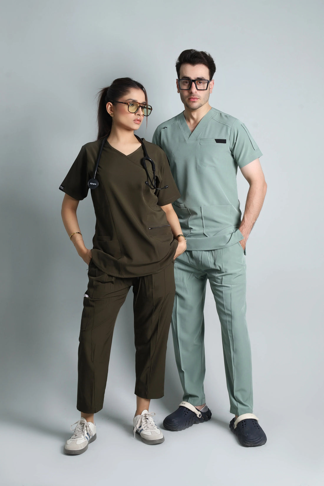 7 Things Doctors Should Check Before Buying Medical Scrubs 🩺